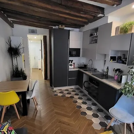 Le Marais - *